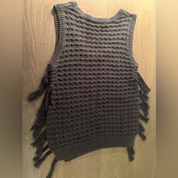 Cotton By Autumn Cashmere Sleeveless Sweater - Picture 4 of 5